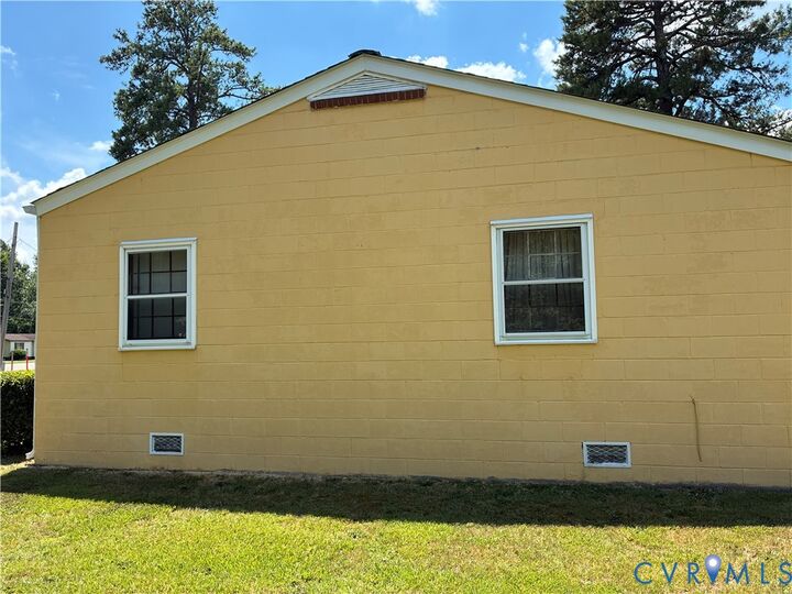 Property Photo: 6714 Boydton Plank Road VA 23803