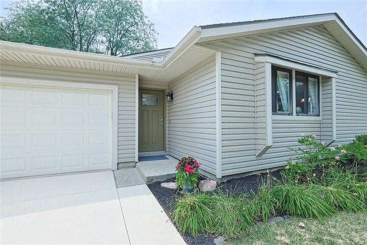 Property Photo:  5932 Pine Glen Lane  OH 45424 