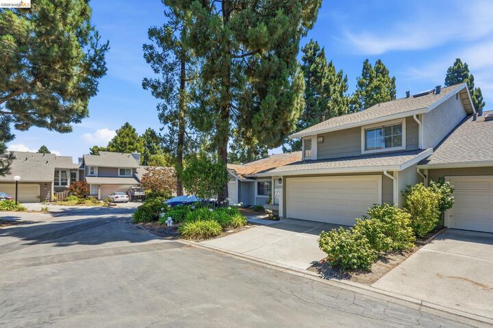 Property Photo: 2231 Heathrow Pl CA 94577