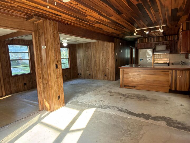 Property Photo:  22 Landing Lane  FL 32433 