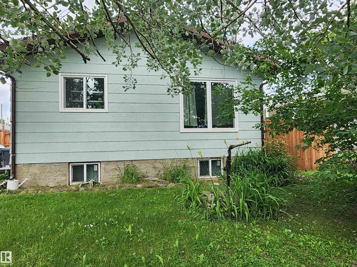 Property Photo: 4806 52 Avenue AB T0A 1A0