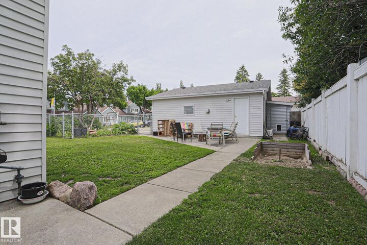 Property Photo:  1439 80 Street NW  AB T6K 2R3 