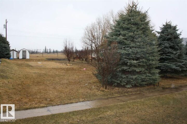 Property Photo:  5112 51 Avenue  AB T0G 1W0 