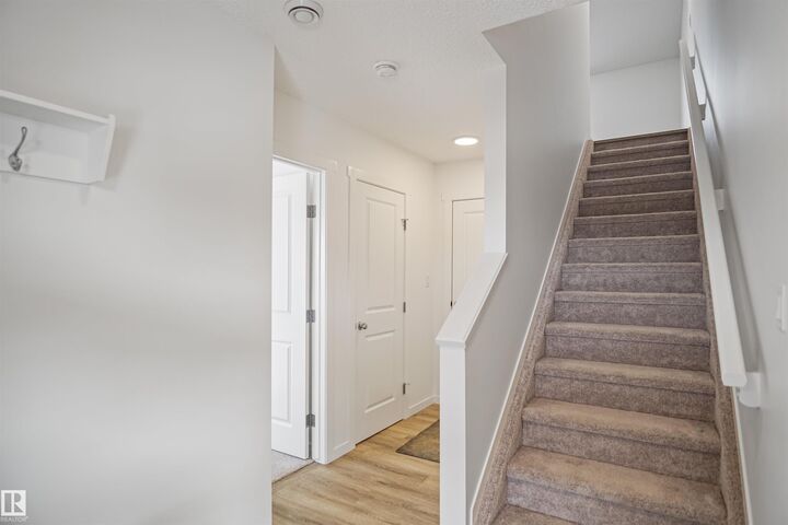 Property Photo: 17 Edgewater Close AB T7X 4T6