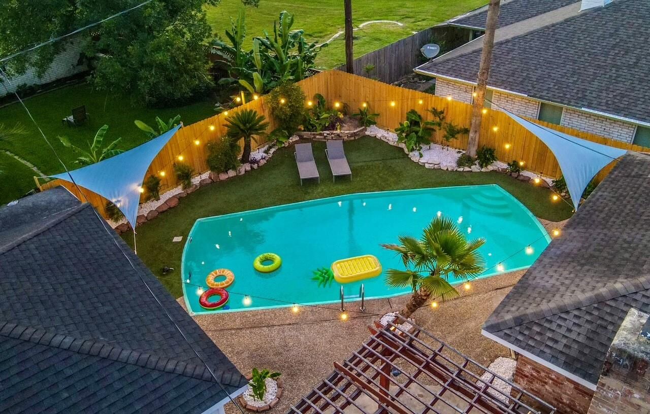 Property Photo: 9811 Rocktree Drive TX 77040