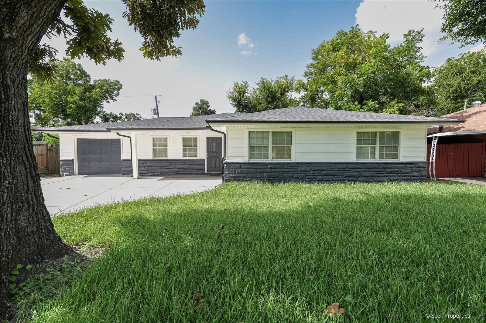 Property Photo: 7942 Hammerly Boulevard TX 77055