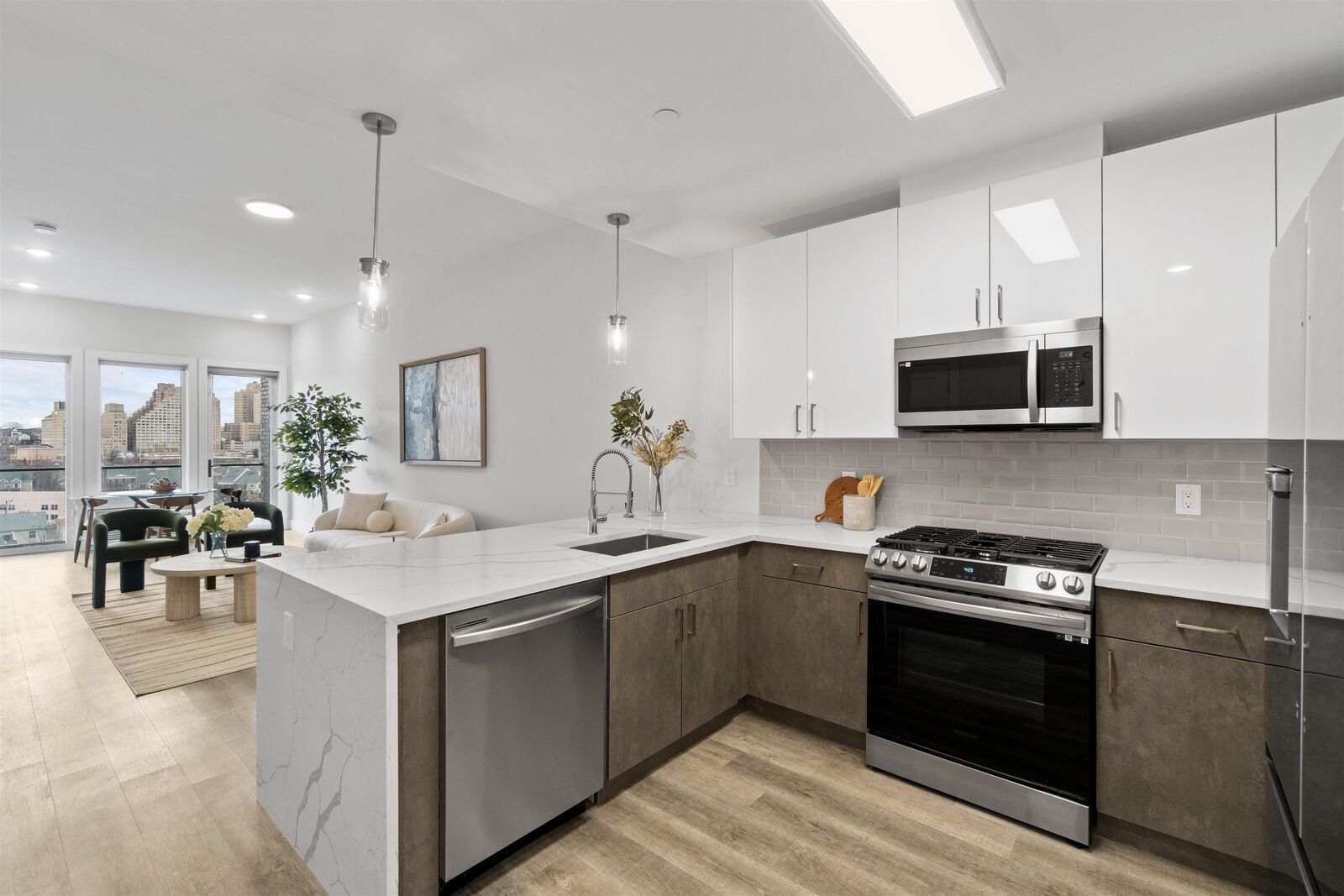 Property Photo: 412 Whiton St 802 NJ 07304