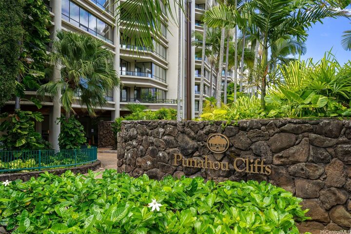 Property Photo:  1525 Wilder Avenue 207  HI 96822 