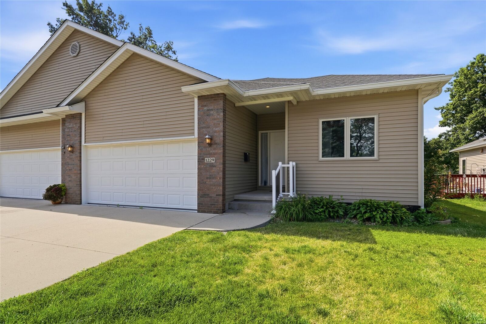 Property Photo: 1229 SW 3rd Street IA 50023