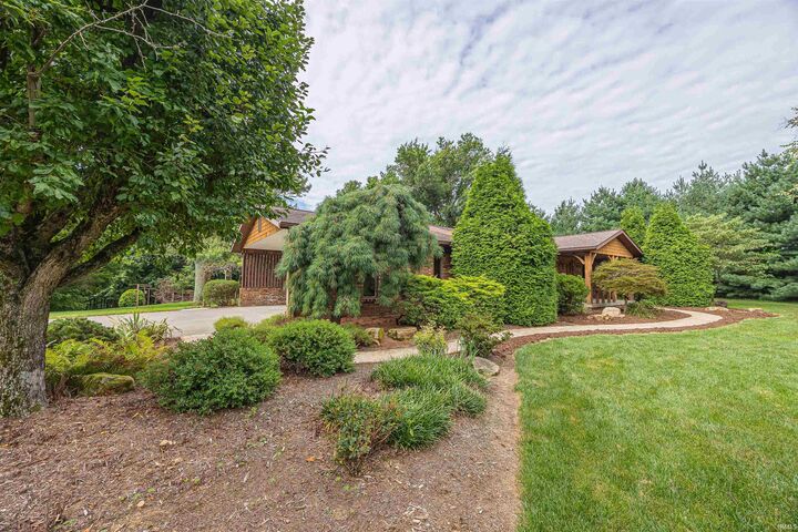 Property Photo: 648 E 450S Road IN 47542