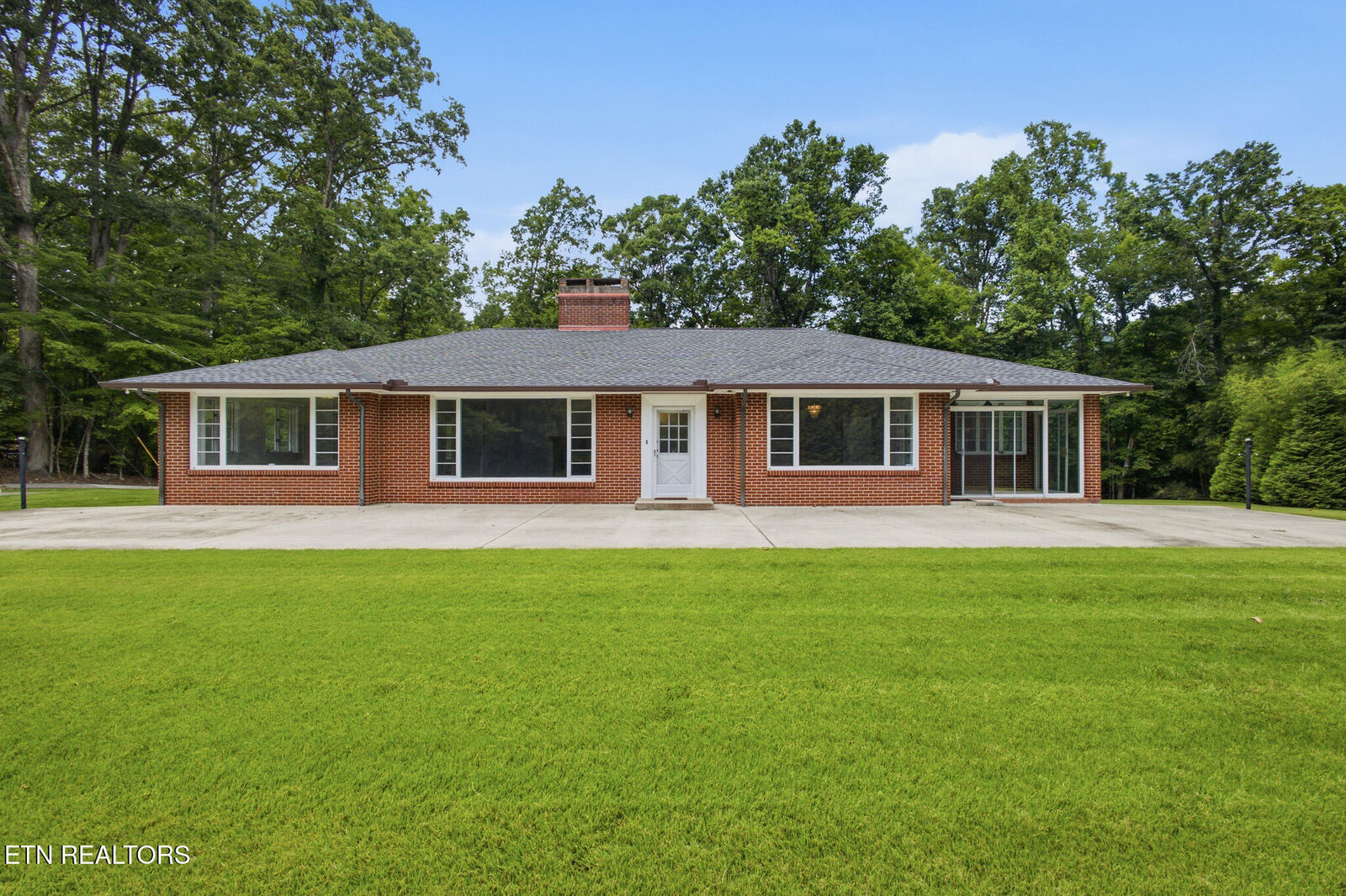 Property Photo: 140 Magna Vista Drive TN 37748