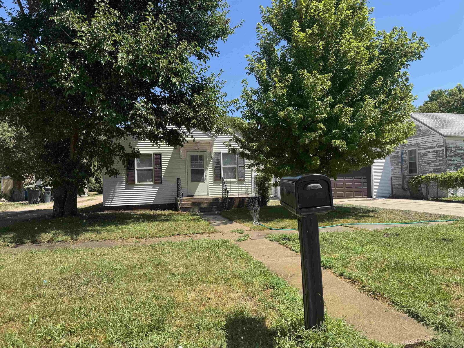 Property Photo:  1115 N Bailey 303 East 11th St  NE 69101-8435 
