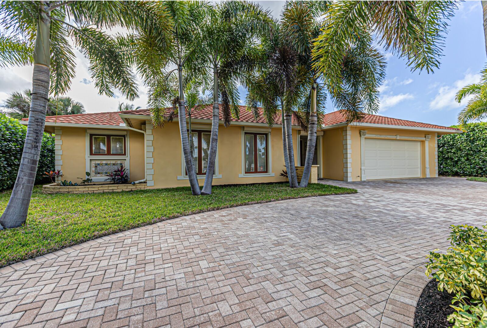 Property Photo: 1287 N Collier Boulevard FL 34145
