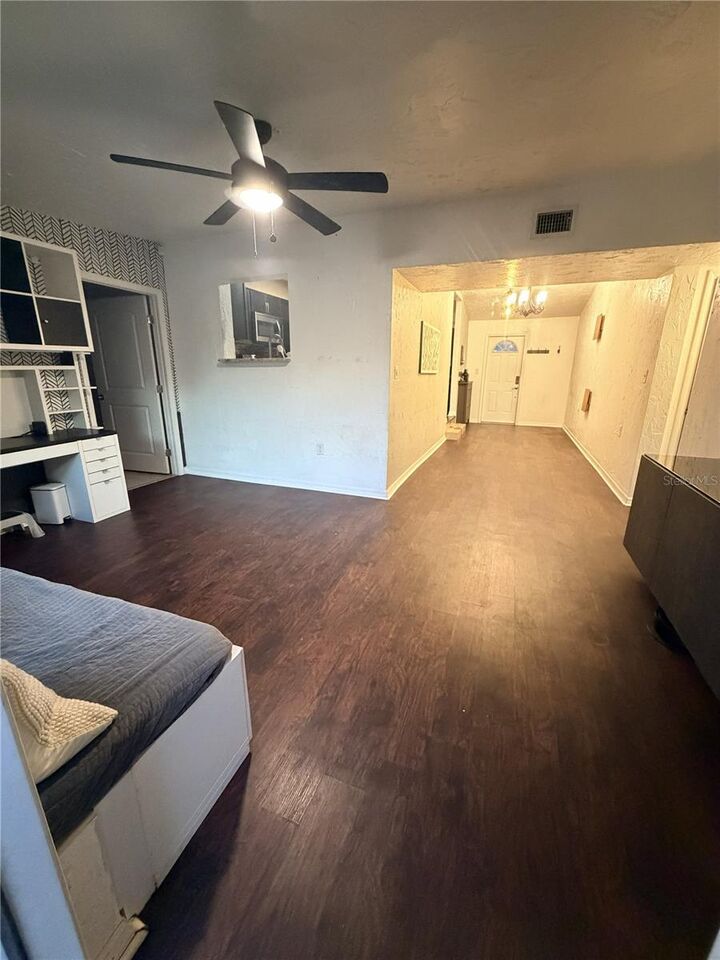 Property Photo:  1707 W Comanche Avenue  FL 33603 