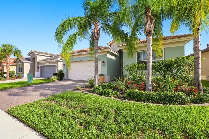 Property Photo: 5124 Highland Pointe Court FL 33598