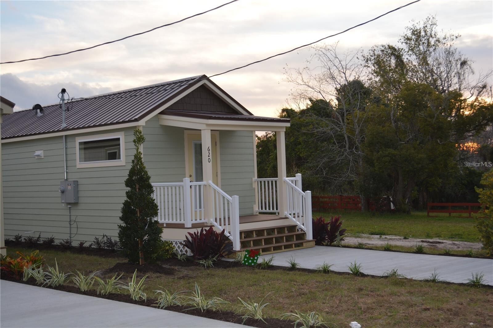 Property Photo:  620 Third Street  FL 32765 