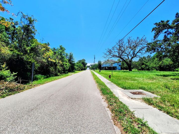 Property Photo:  143 Oak Boulevard  MS 39576 