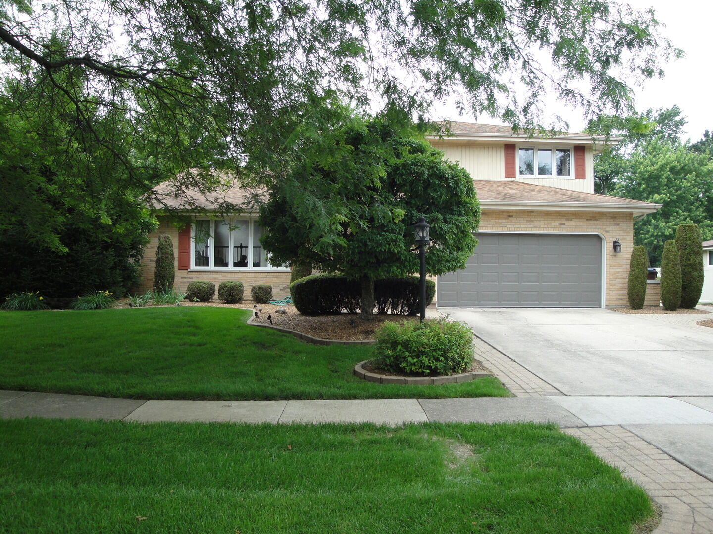 Property Photo: 18916 Creekview Lane IL 60448