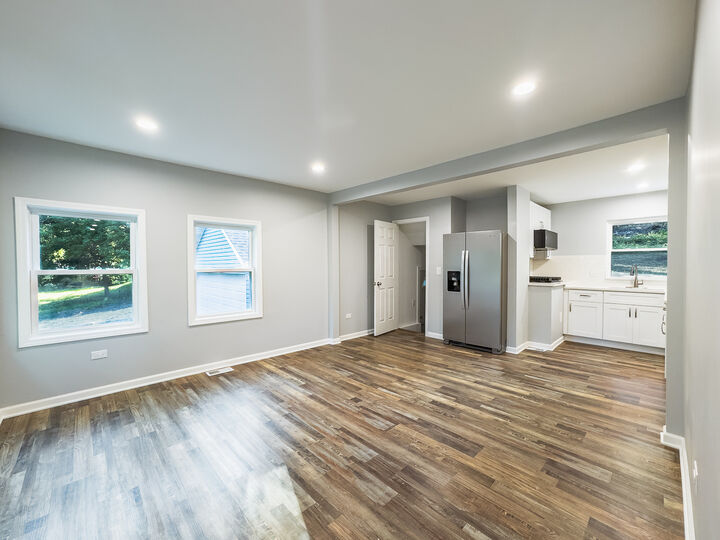 Property Photo:  814 Caton Street  IL 61350 