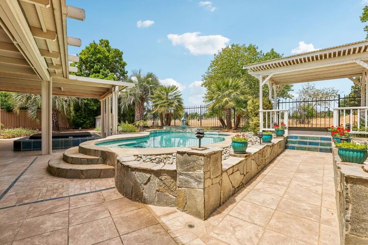 Property Photo:  308 Fleming Court  CA 95747 
