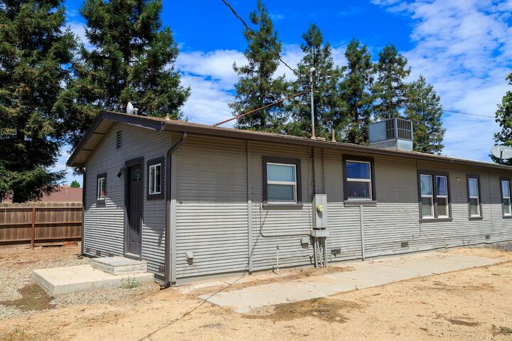 Property Photo: 1800 W Glenwood Avenue CA 95380