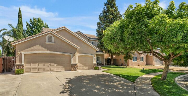 Property Photo: 2121 Typhoon Court CA 95380