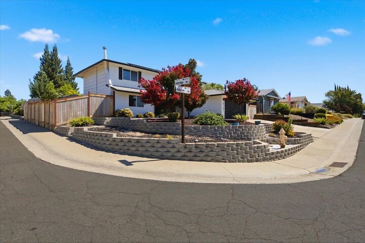 Property Photo:  6701 Hillglen Way  CA 95628 