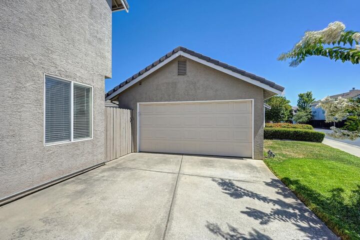 Property Photo: 7423 Woodville Lane CA 95842