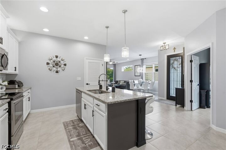 Property Photo:  4439 Dutchess Park Road  FL 33916 