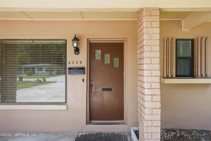 Property Photo:  6258 Spring Forest Circle  FL 32216 