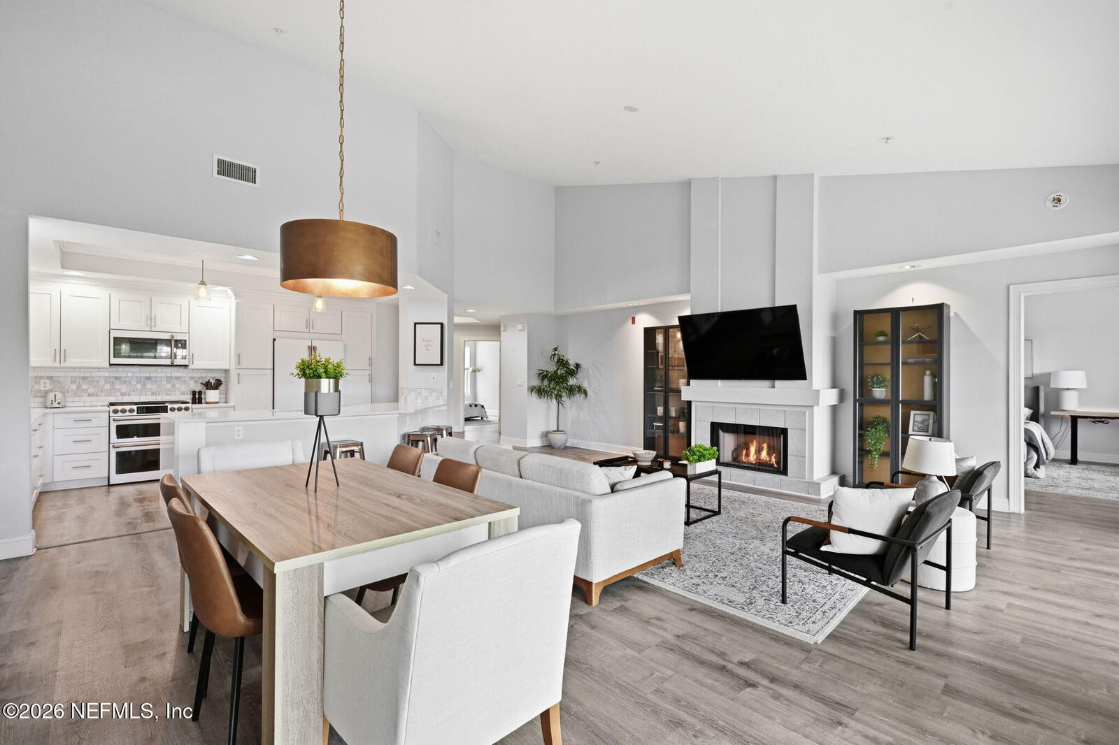 Property Photo: 355 N Shore Circle 1332 FL 32092