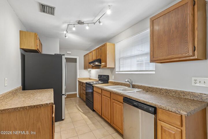 Property Photo: 356 Tidewater Circle W FL 32211