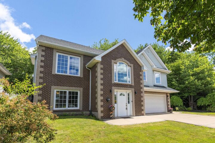 88 Bellbrook Crescent — photo 1