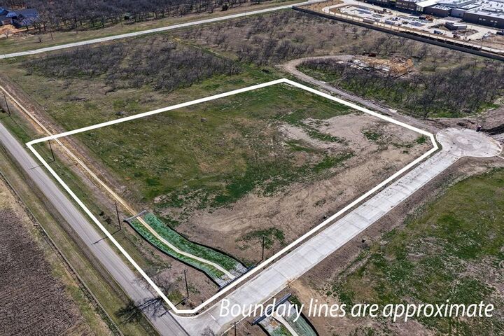 Property Photo: 101 Paloma Court TX 76226