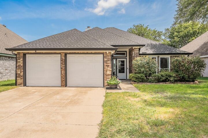 Property Photo:  9948 Pack Saddle Trail  TX 76108 