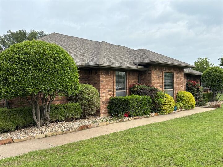 Property Photo: 10694 Rose Garden Court TX 75072