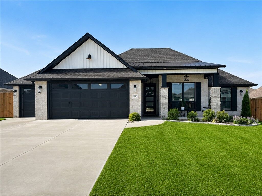 Property Photo:  1903 Crump Street  AR 72751 