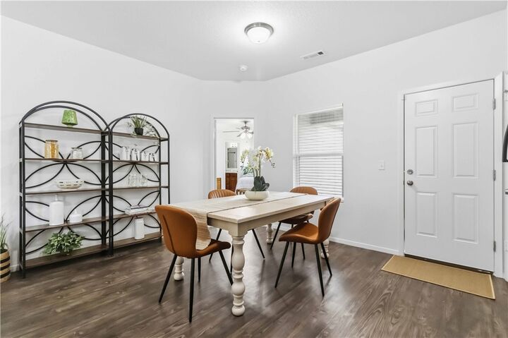 Property Photo: 7850 Bridgegate Avenue AR 72762
