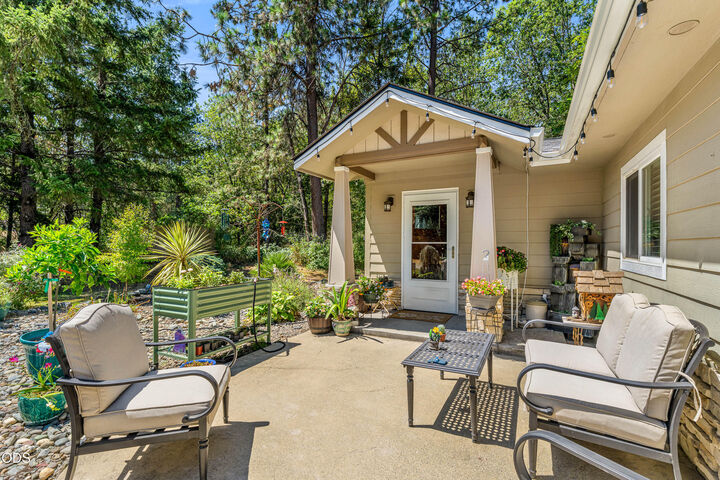 Property Photo: 3889 Williams Highway OR 97527