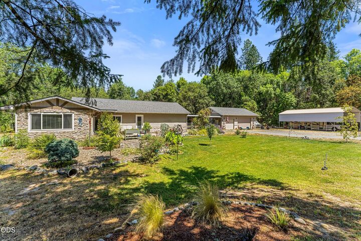 Property Photo: 3889 Williams Highway OR 97527