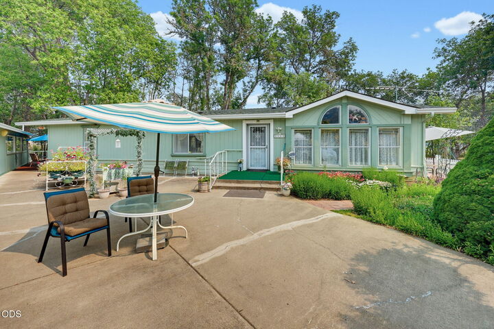 Property Photo:  9561 Hwy-140  OR 97524 