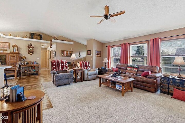 Property Photo:  1263 NE Powell Lane  OR 97754 
