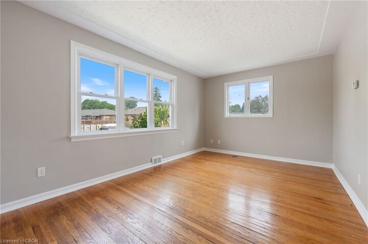 Property Photo: 339 Colborne Street N ON N3Y 3V7
