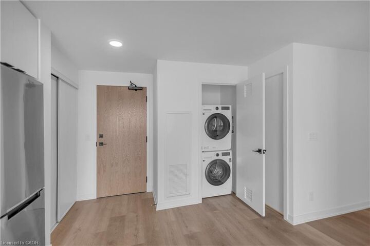 Property Photo: 33 Erie Avenue 1615 ON N3S 0K7