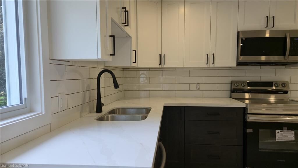 Property Photo: 404 Forest Hill Drive 1 ON N2M 4H4