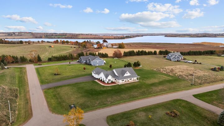 Property Photo: 8 Macneill Avenue PE C0A 1H1