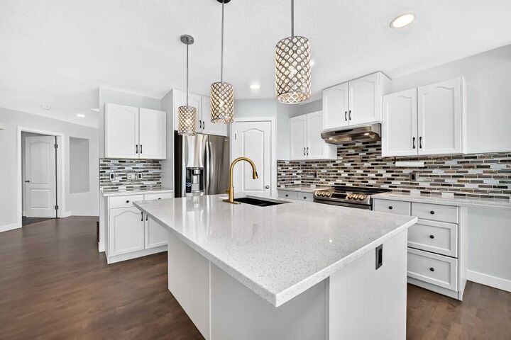 Property Photo:  98 Panamount Villas NW  AB T3K 0A4 