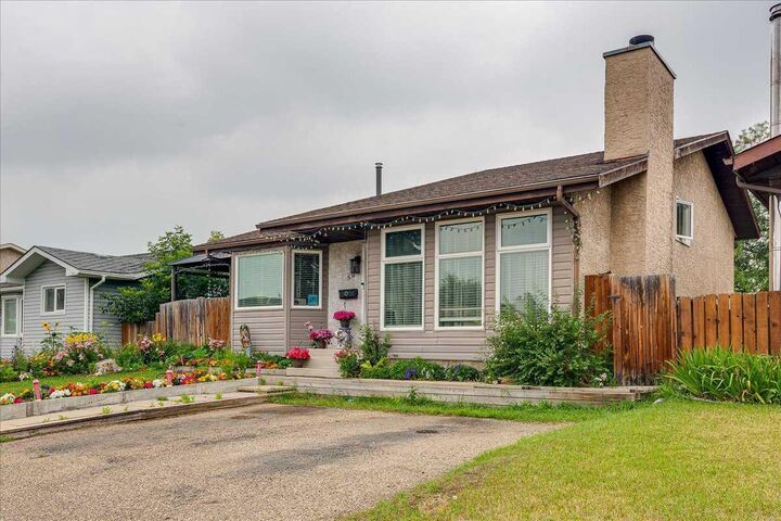 Property Photo:  50 Grant Street  AB T4P 2L4 