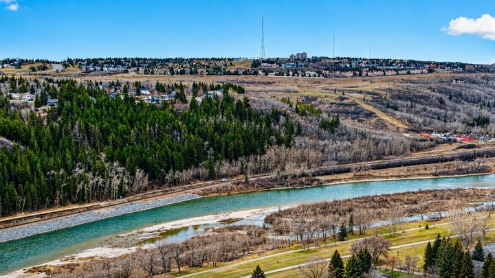 Property Photo: 360 Point McKay Gardens NW AB T3B 4V8