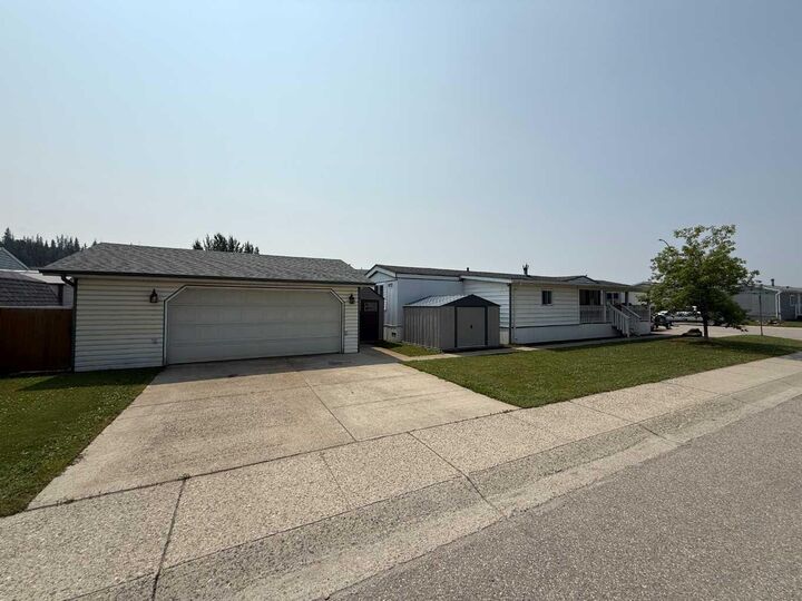 Property Photo: 101 Litke Cove AB T7V 1A7